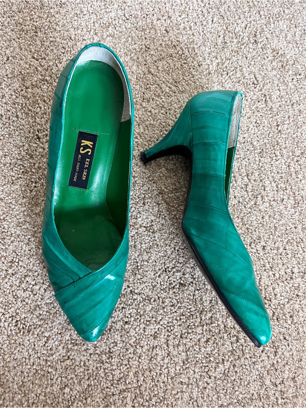 Eel Skin Pumps | Emerald Green | Statement Heels | Vintage Glamour | Retro-chic
